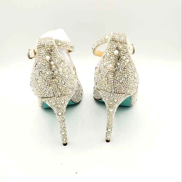 Betsey Johnson Sage heels NIB - Picture 4 of 11